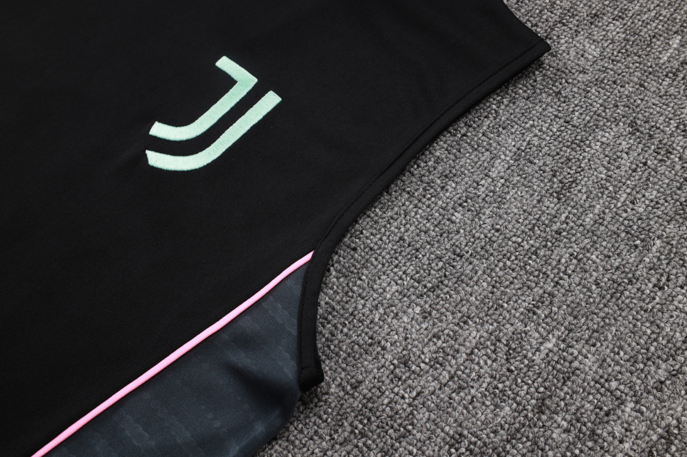 Juventus Sleeveless Training Kit White 2025/26