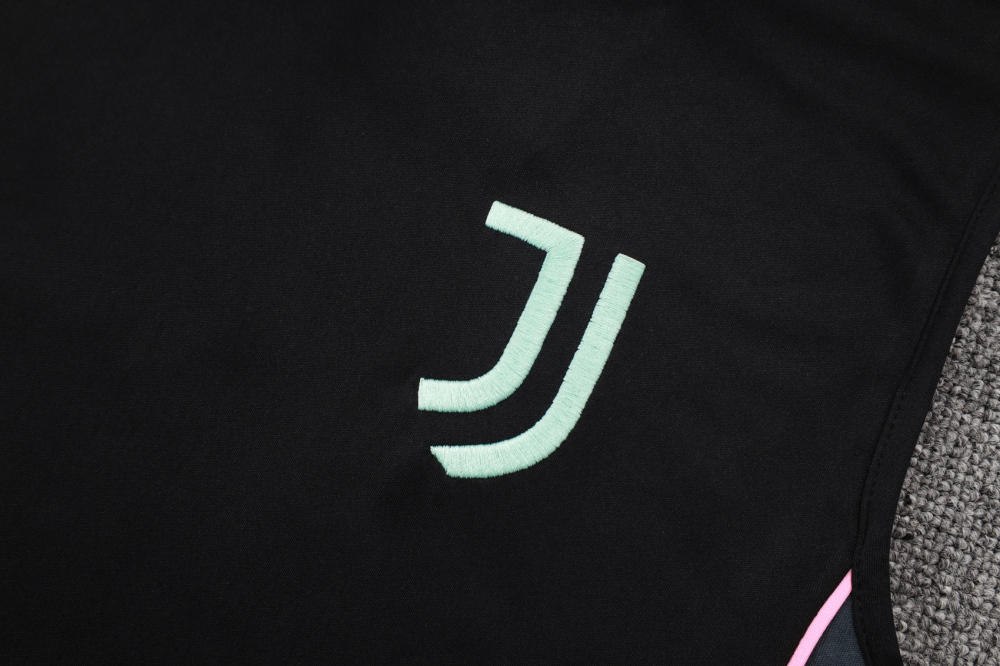 Juventus Sleeveless Training Kit White 2025/26