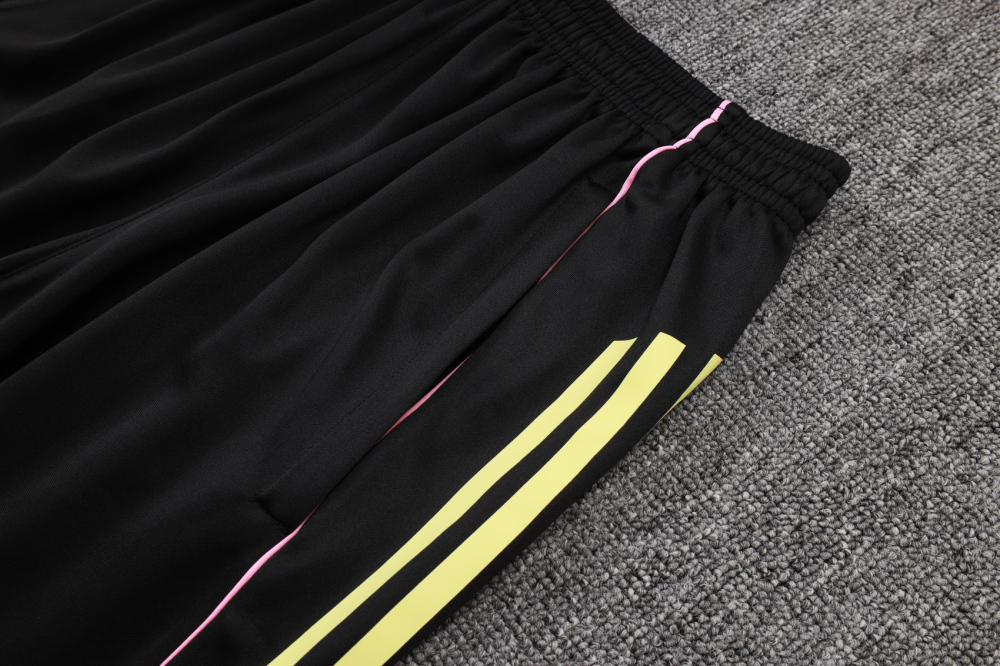Juventus Sleeveless Training Kit White 2025/26