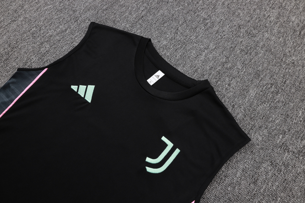 Juventus Sleeveless Training Kit White 2025/26
