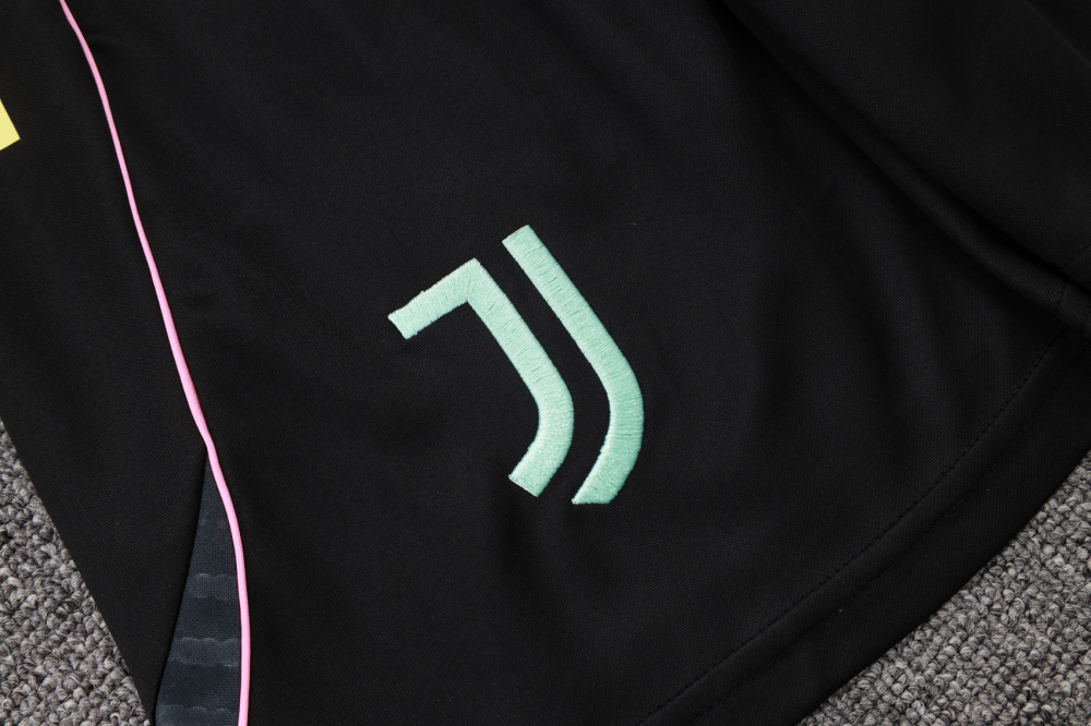Juventus Sleeveless Training Kit White 2025/26