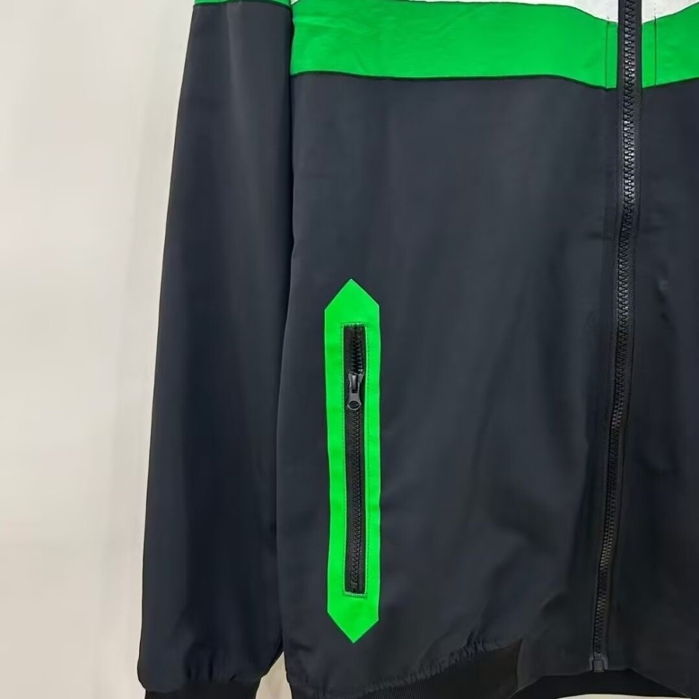Real Betis Retro Windbreaker Hoodie Jacket Green 2025/26