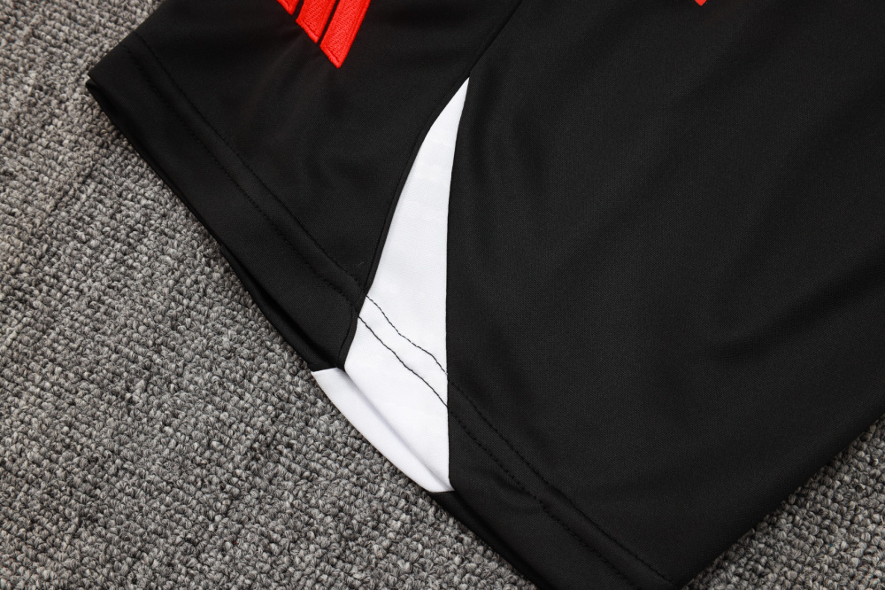 Liverpool Sleeveless Training Kit Black 2025/26