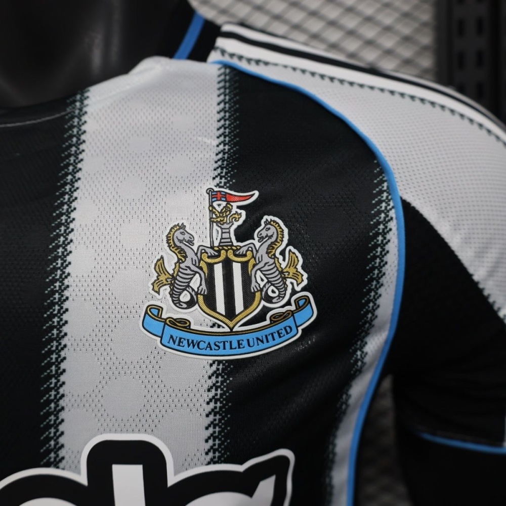 Newcastle United Authentic Football Jersey Home Shirt 2025/26