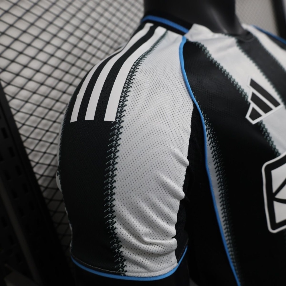 Newcastle United Authentic Football Jersey Home Shirt 2025/26