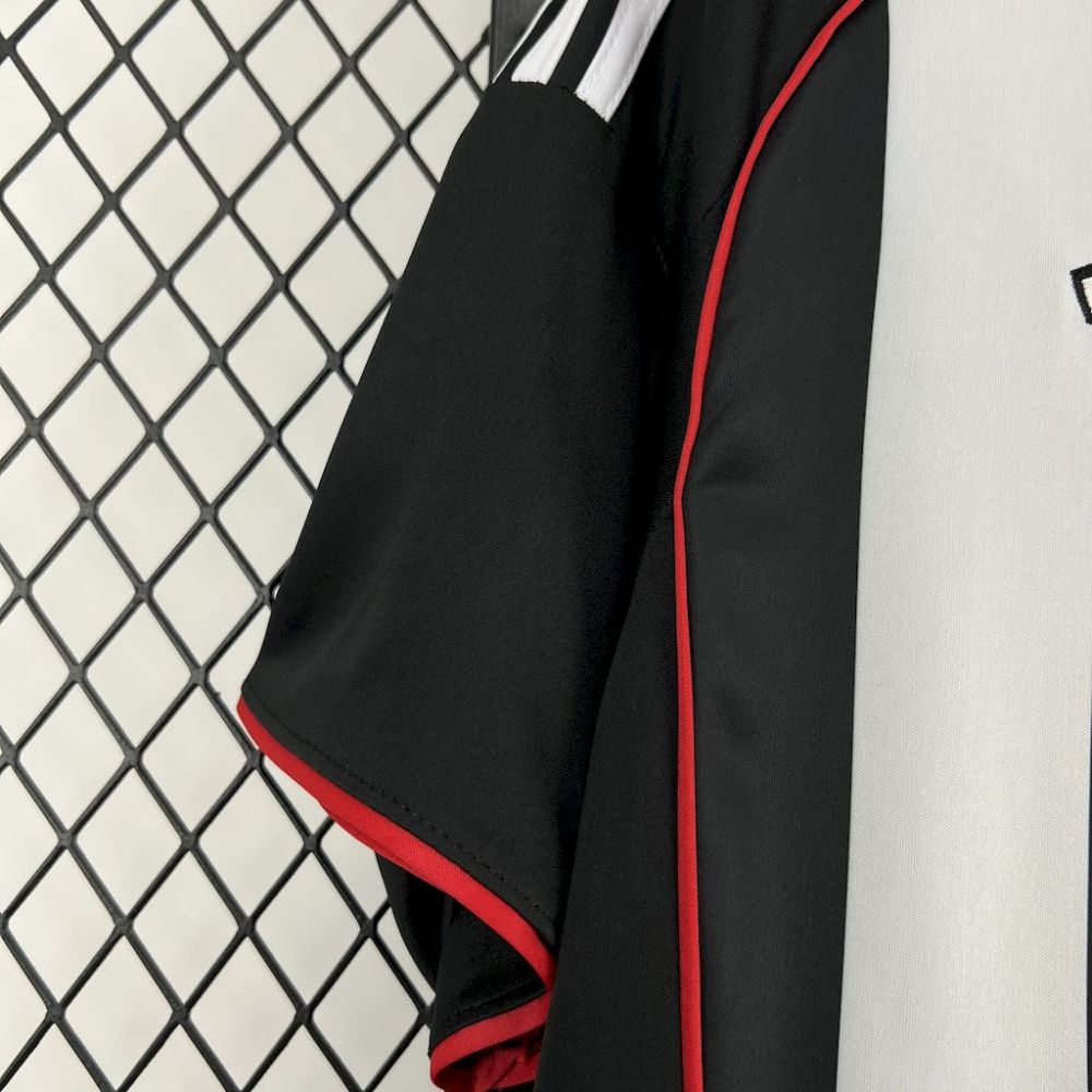 Beşiktaş Away Football Jersey Custom Shirt 2025/26