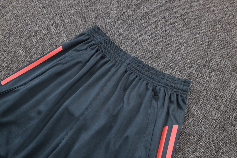 Bayern Munich Sleeveless Training Kit Gray 2025/26
