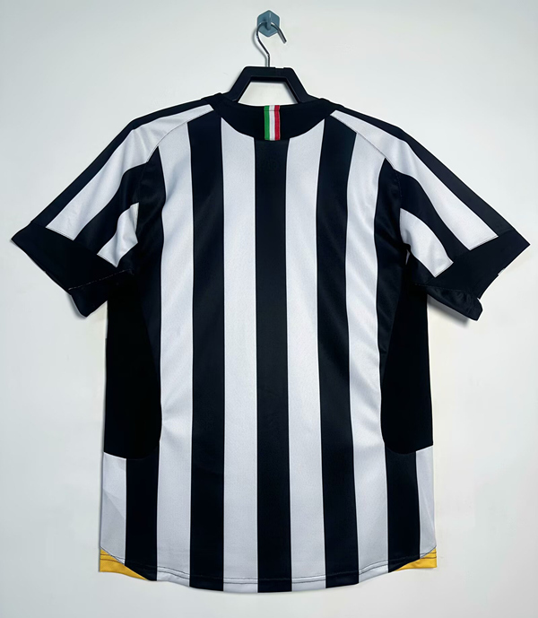 Retro version 05-06 Juventus Goalkeeper Home Black&White Thailand Soccer Jersey AAA-811
