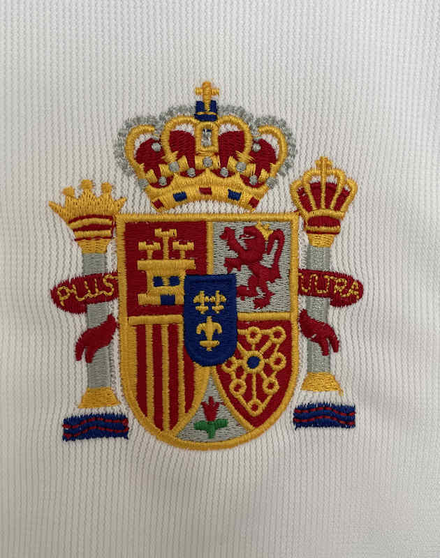 Retro Version 2000 Spain Away White Thailand Soccer Jersey AAA-811