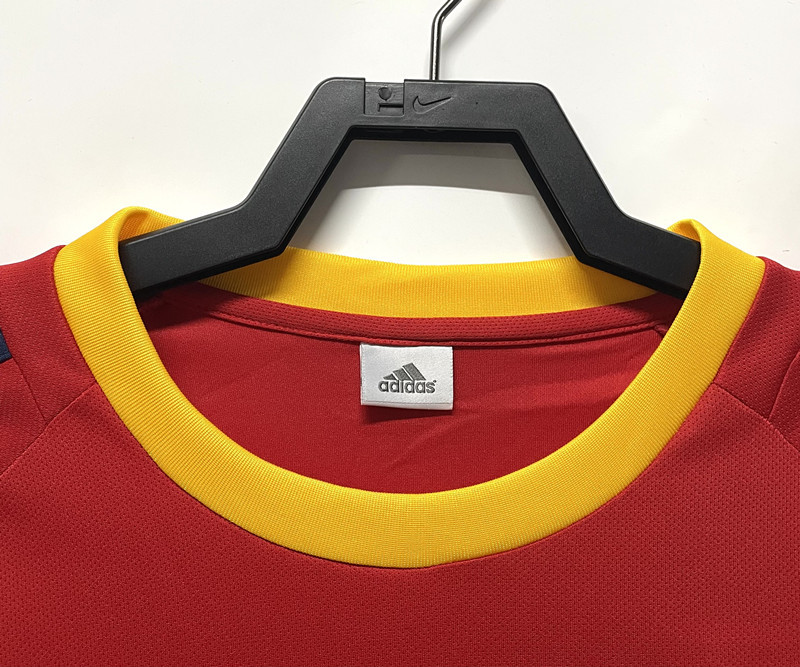 Retro Version 2002 Spain Home Red Thailand Soccer Jersey AAA-811
