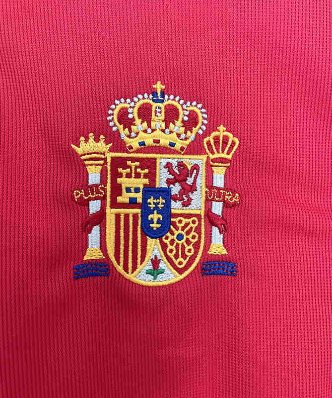 Retro Version 2000 Spain Home Red Thailand Soccer Jersey AAA-811