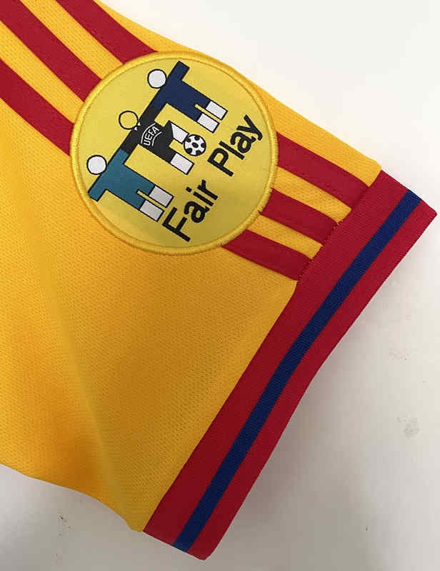 Retro Version 2000 Romania Home Yellow Thailand Soccer Jersey AAA-811