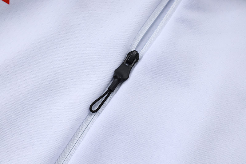 25-26 Bayern München White Soccer Jacket Uniform With Hat -815