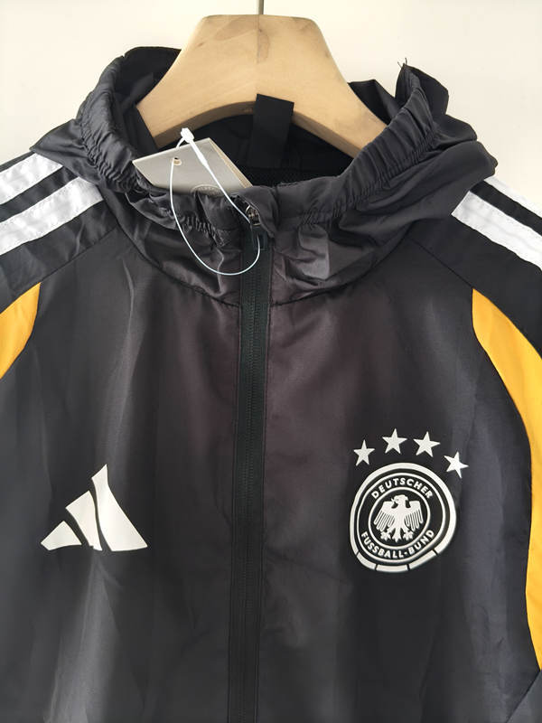 26-27 Horn Edition Germany Black Single-sided Thailand Soccer Trench Coat  With Hat-0225