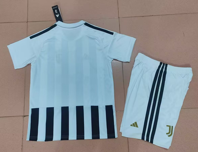 26-27 Juventus Home Black&White Soccer Uniform-718