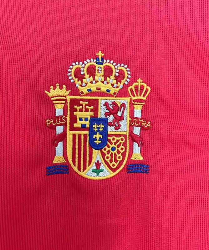 Retro Version 2000 Spain Home Red Thailand Soccer Jersey AAA-811