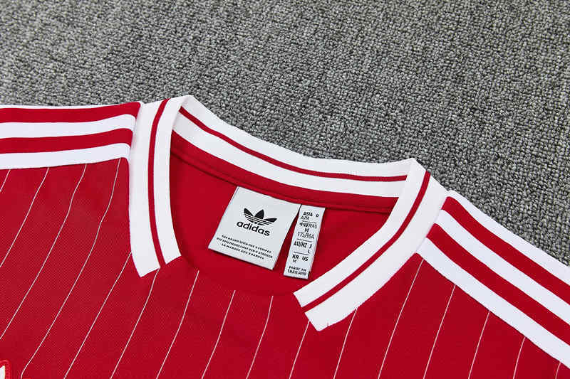 26-27 Retro Liverpool Red Thailand Soccer Short-sleeved Uniform-418