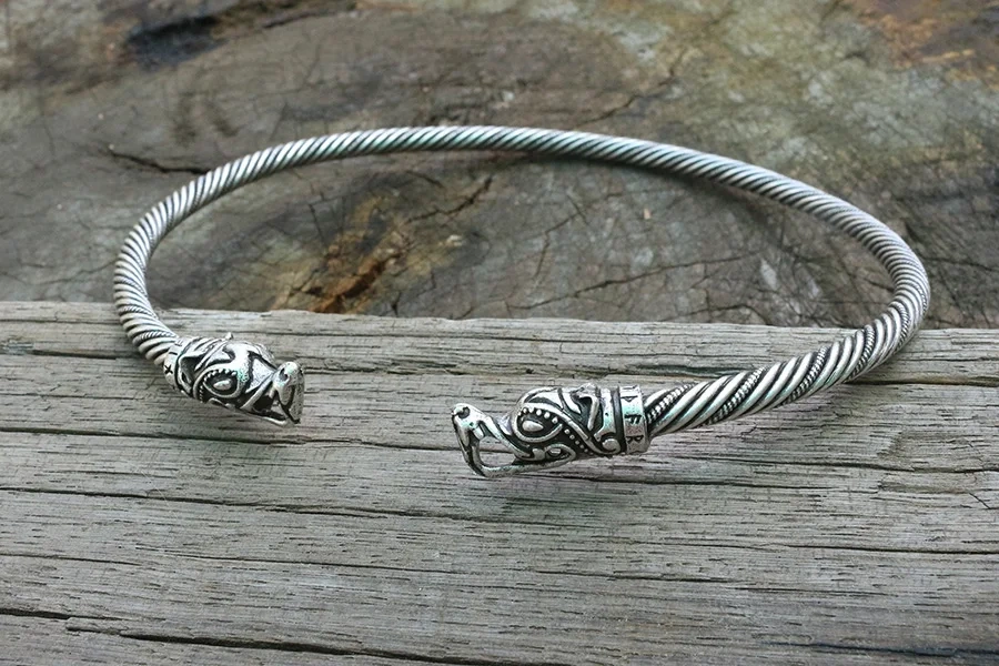 1pcs viking wolf bracelet Viking Wolf Head Fenrir Torc Neck Ring Ragnar Handmade Heavy Twisted Brass Wire Pagan Norse