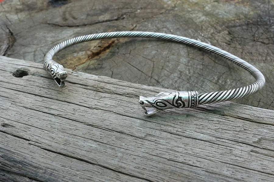 1pcs viking wolf bracelet Viking Wolf Head Fenrir Torc Neck Ring Ragnar Handmade Heavy Twisted Brass Wire Pagan Norse
