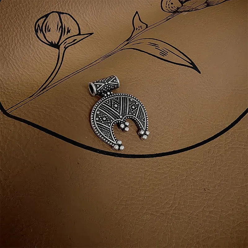 1pcs norse Slavic Lunula Woman's Necklace LUNULA, viking jewelry for women MORAVIA, Lunitsa, Slaves, Vikings, pendentif