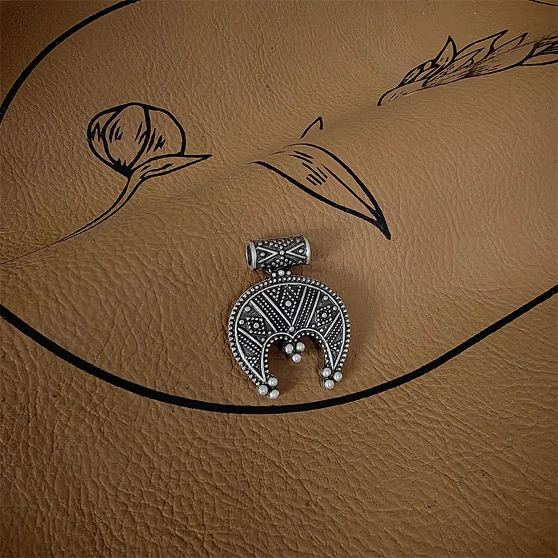1pcs norse Slavic Lunula Woman's Necklace LUNULA, viking jewelry for women MORAVIA, Lunitsa, Slaves, Vikings, pendentif