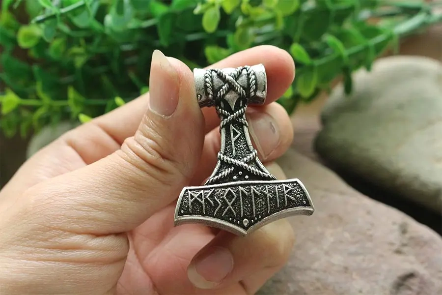 lanseis 1pcs Thor's Hammer pendant viking men necklace Huge Thor Mjolnir Amulet Scandinavian Triquetra Deer Skull jewelr