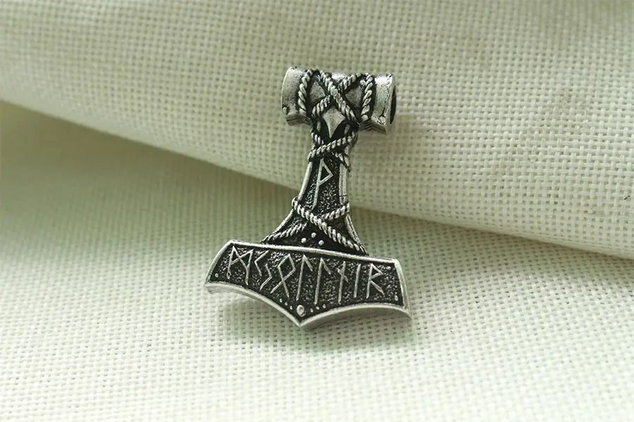 lanseis 1pcs Thor's Hammer pendant viking men necklace Huge Thor Mjolnir Amulet Scandinavian Triquetra Deer Skull jewelr