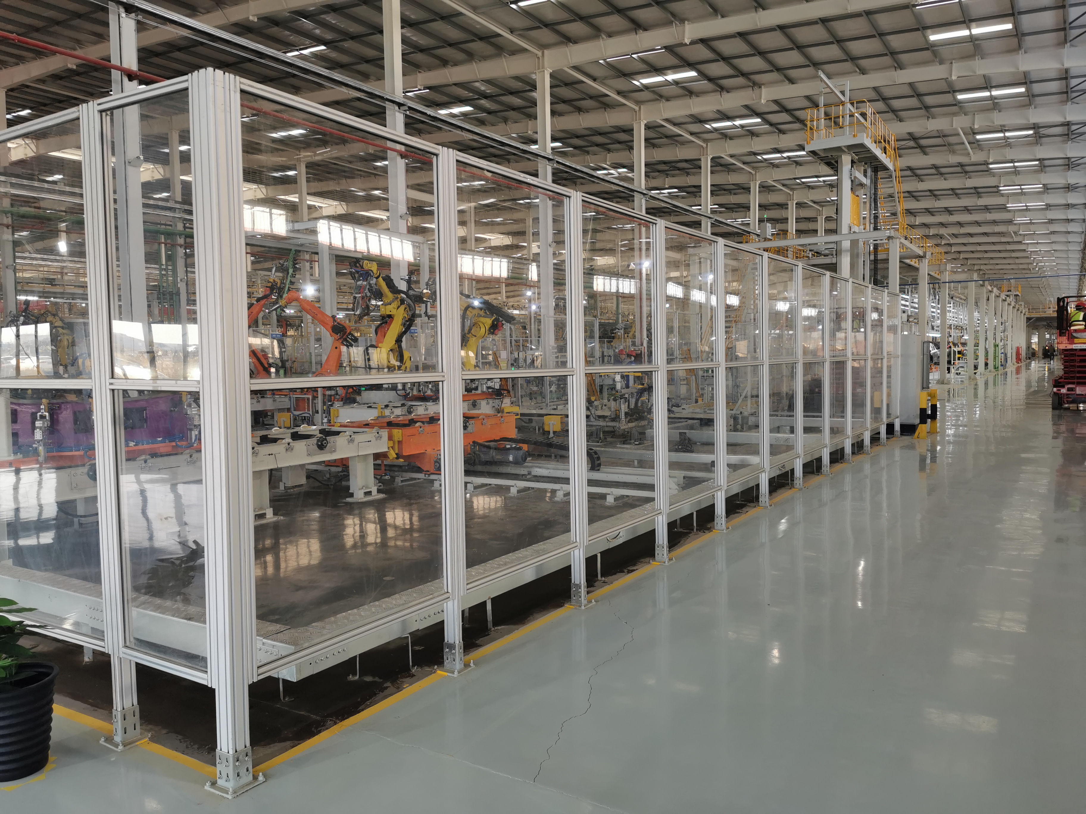Heavy duty impact resistant robot cell modular aluminum safety fencing system