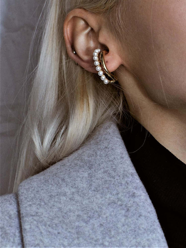 Baroque Annular Pearl Earrings (Platinum)