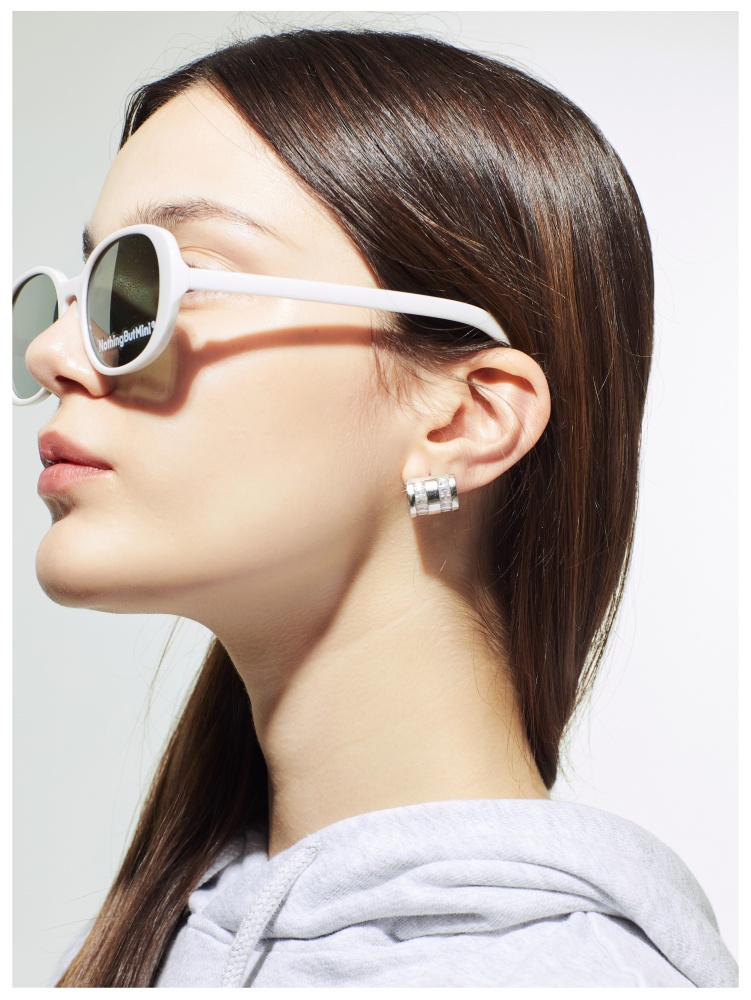 Inlaid Zircon Earrings（Light Yellow)