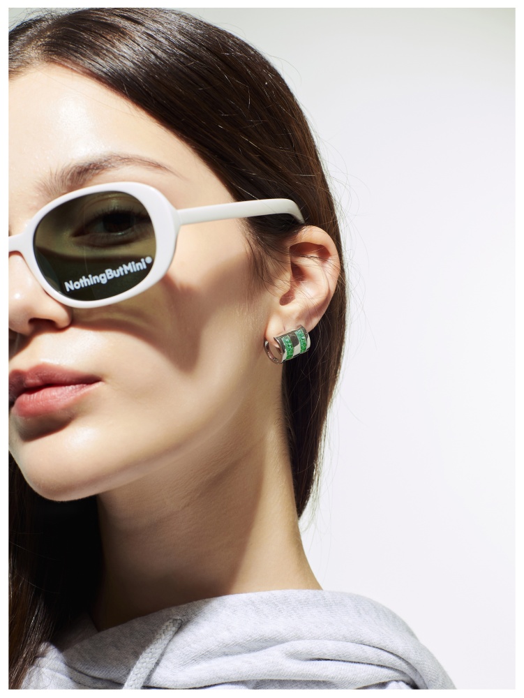 Inlaid Zircon Earrings（Light Yellow)