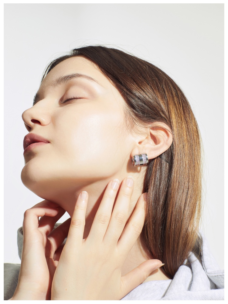 Inlaid Zircon Earrings（Light Yellow)