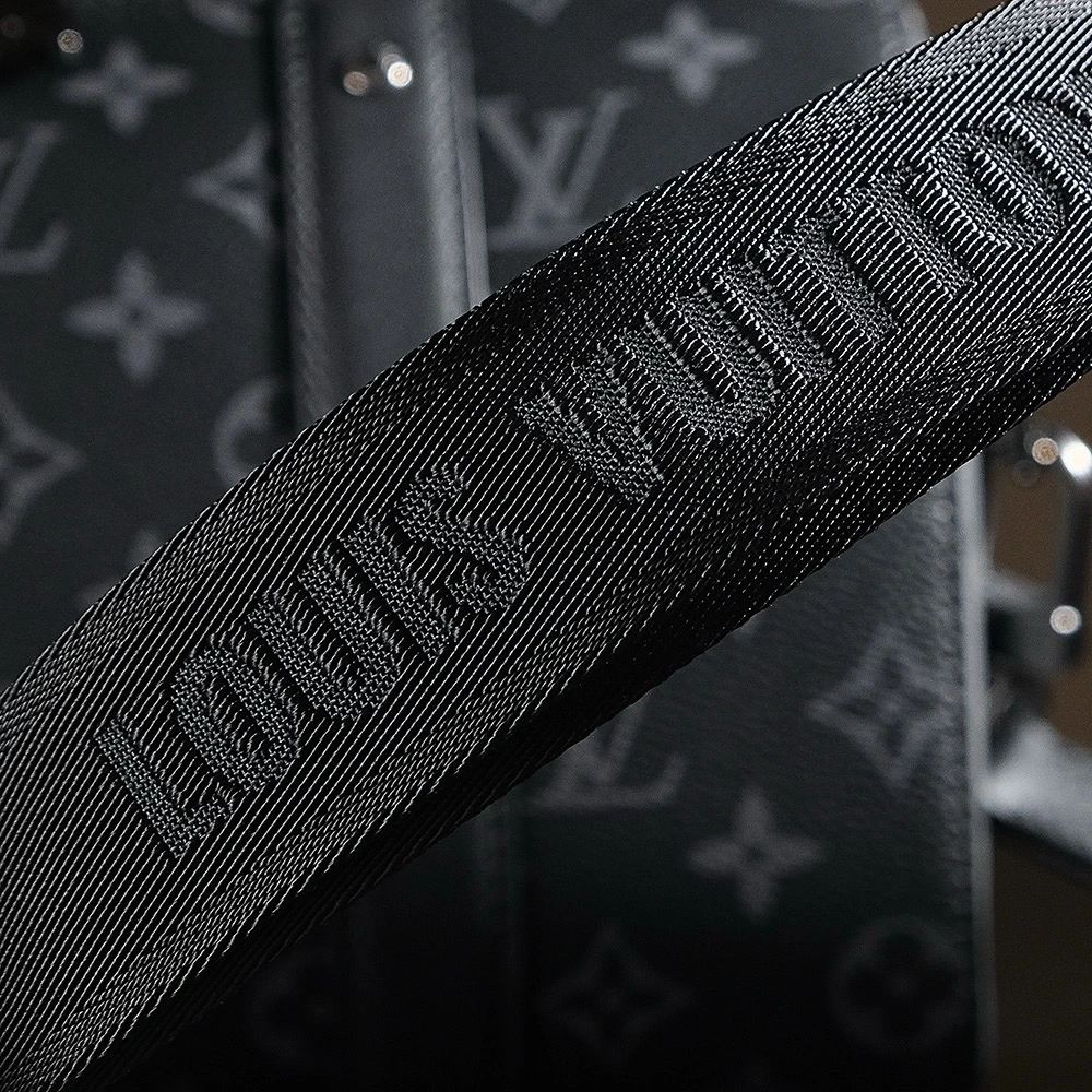 LV Keepall series, the favorite bag for trendy men