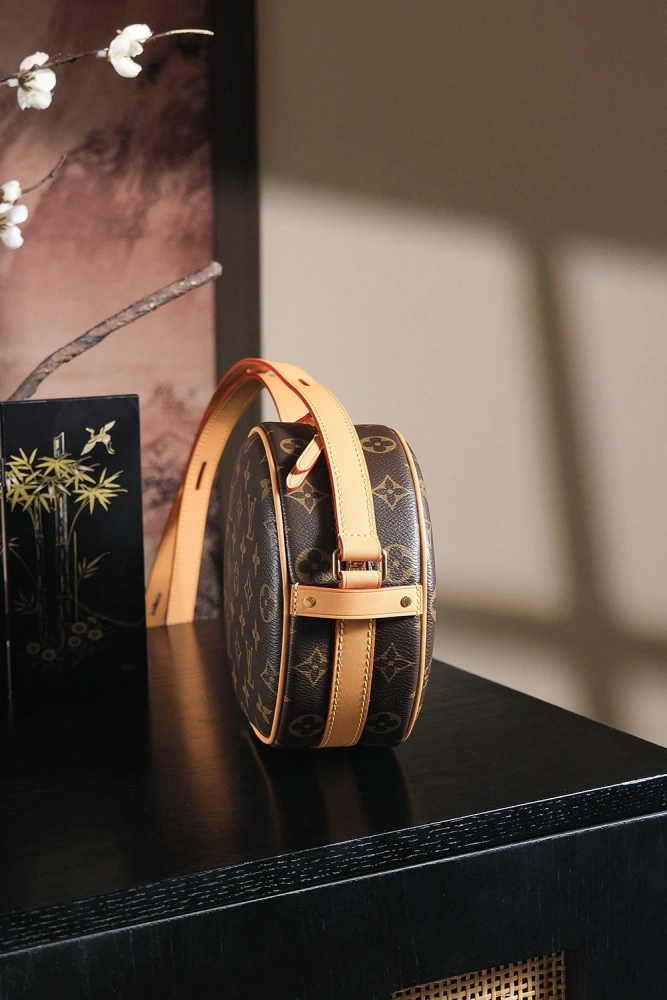 LV BOITECHAPEAUSOUPLE M45578