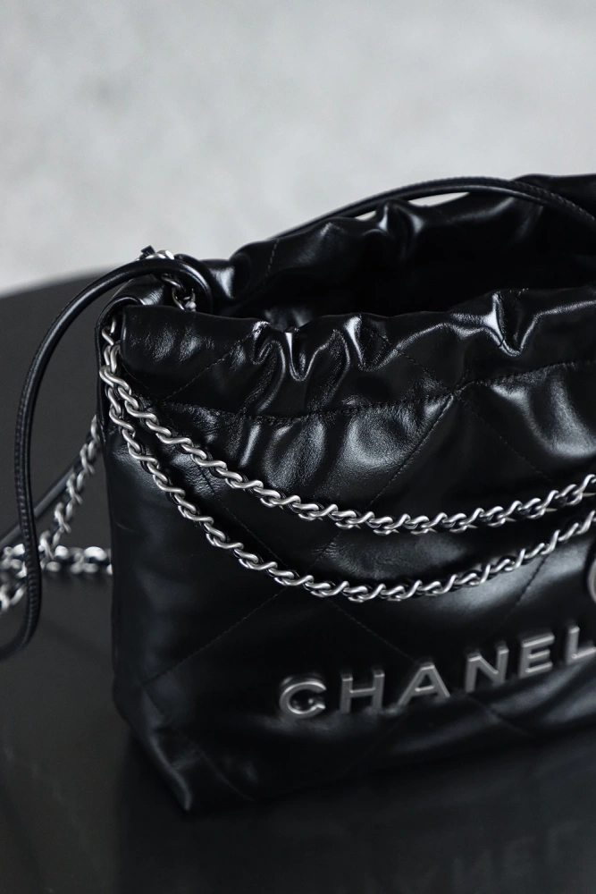 Chanel 22bag shopping bag black mini version