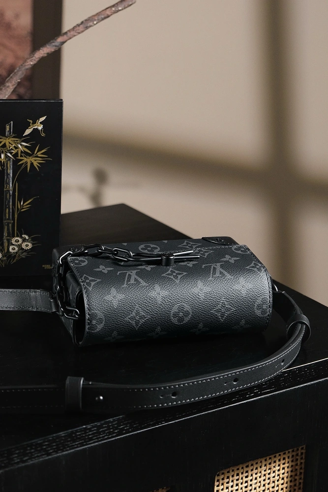LV STEAMER Handbag