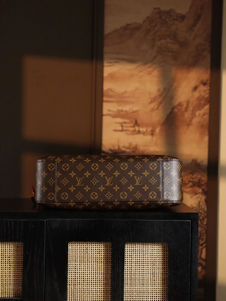 LV Slouchy Underarm Bag