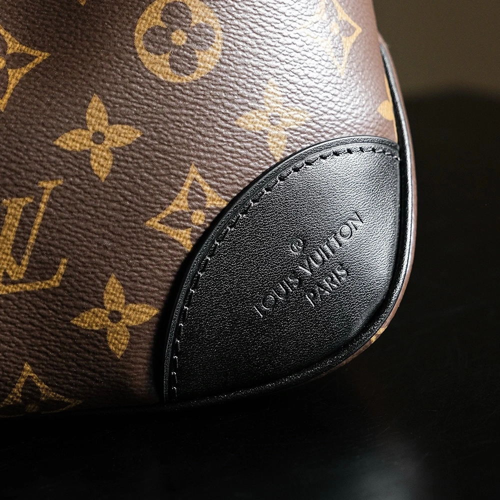 LV shoulder bag m45831