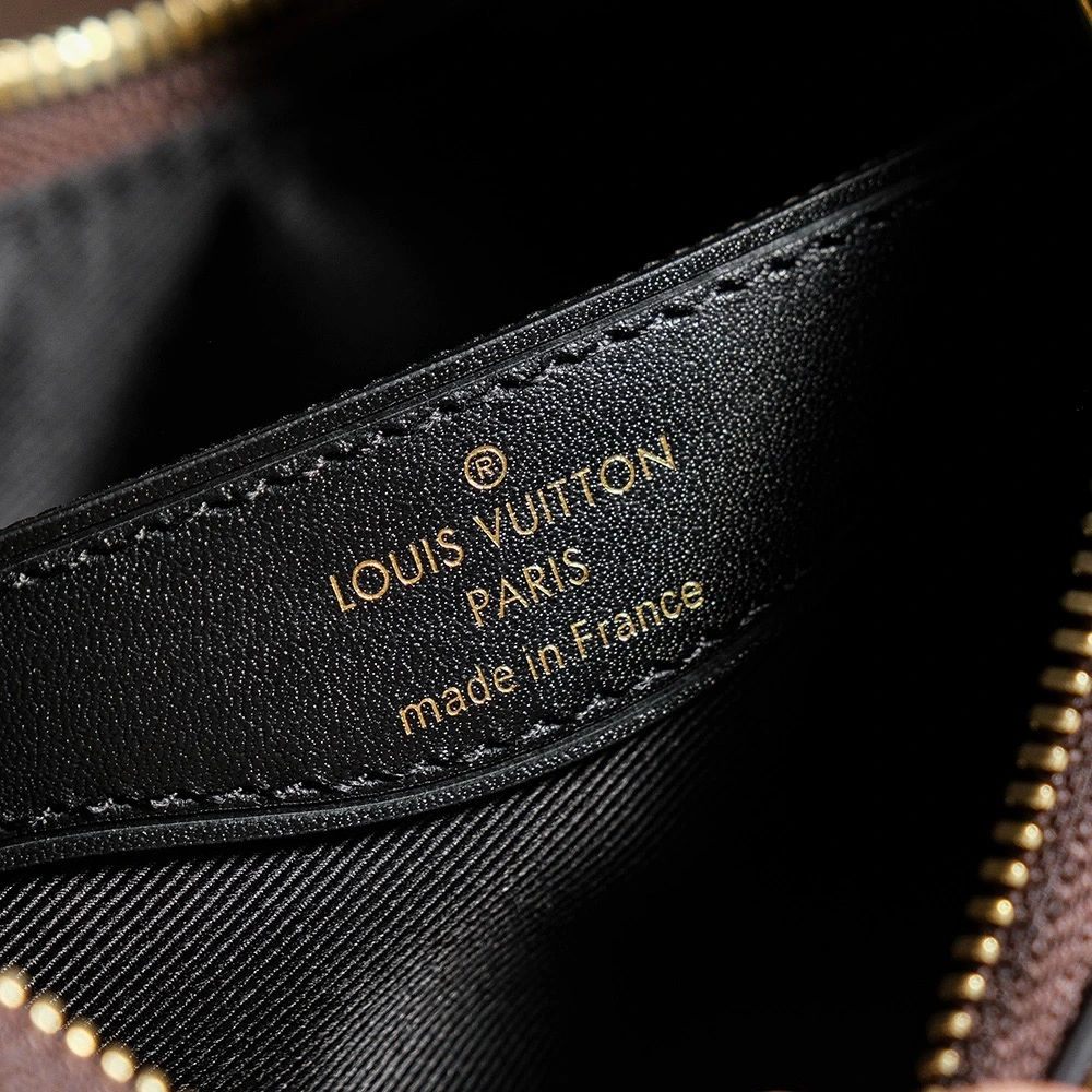 LV shoulder bag m45831