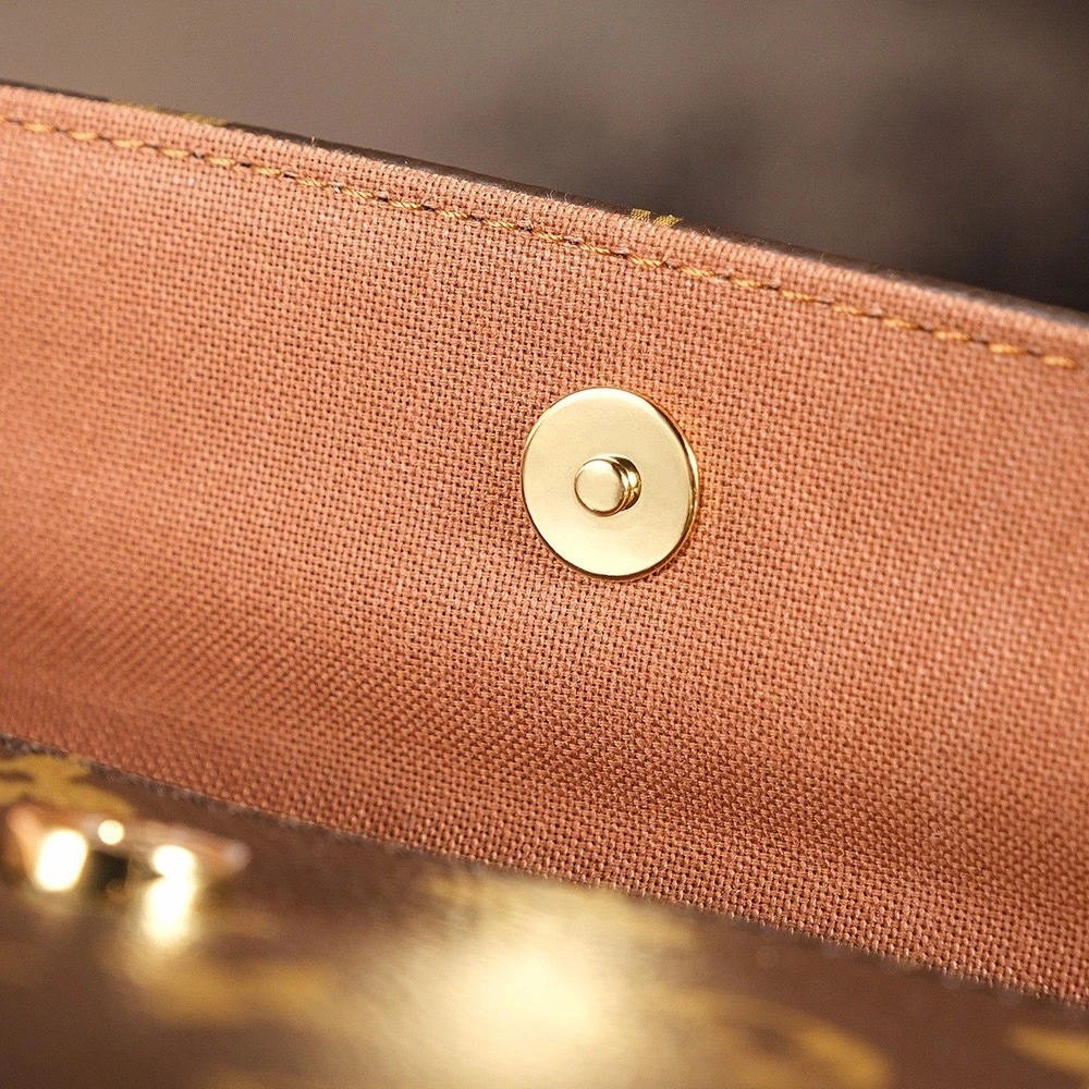 LV pochetteaccessoires