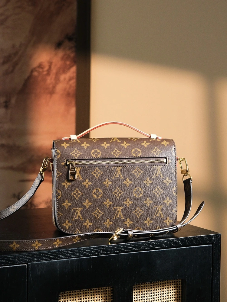 LV pochette métis m44875