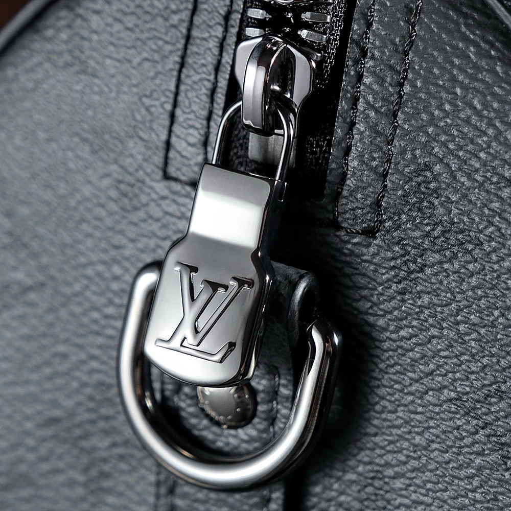 LV Keepall series, the favorite bag for trendy men