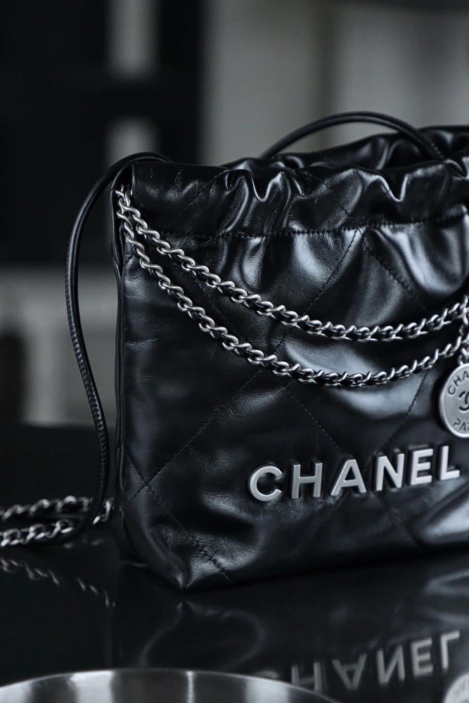 Chanel 22bag shopping bag black mini version