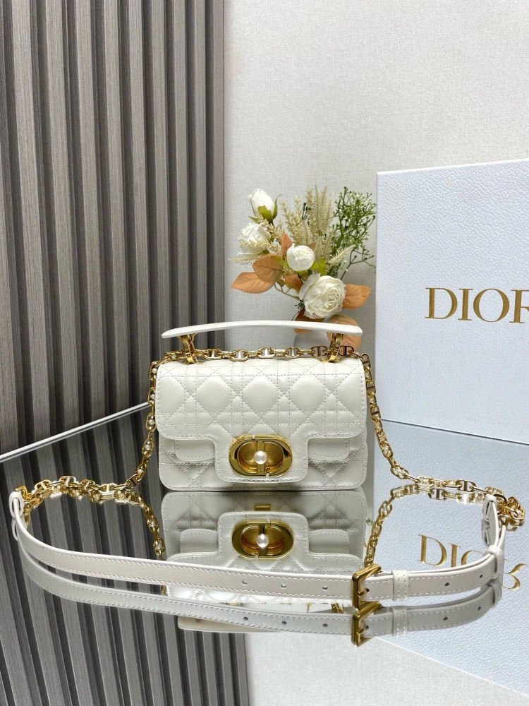 Dior Jolie