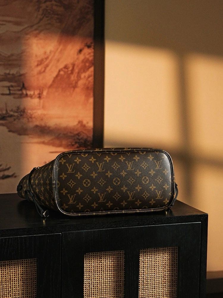LV Neverfull！ M11946
