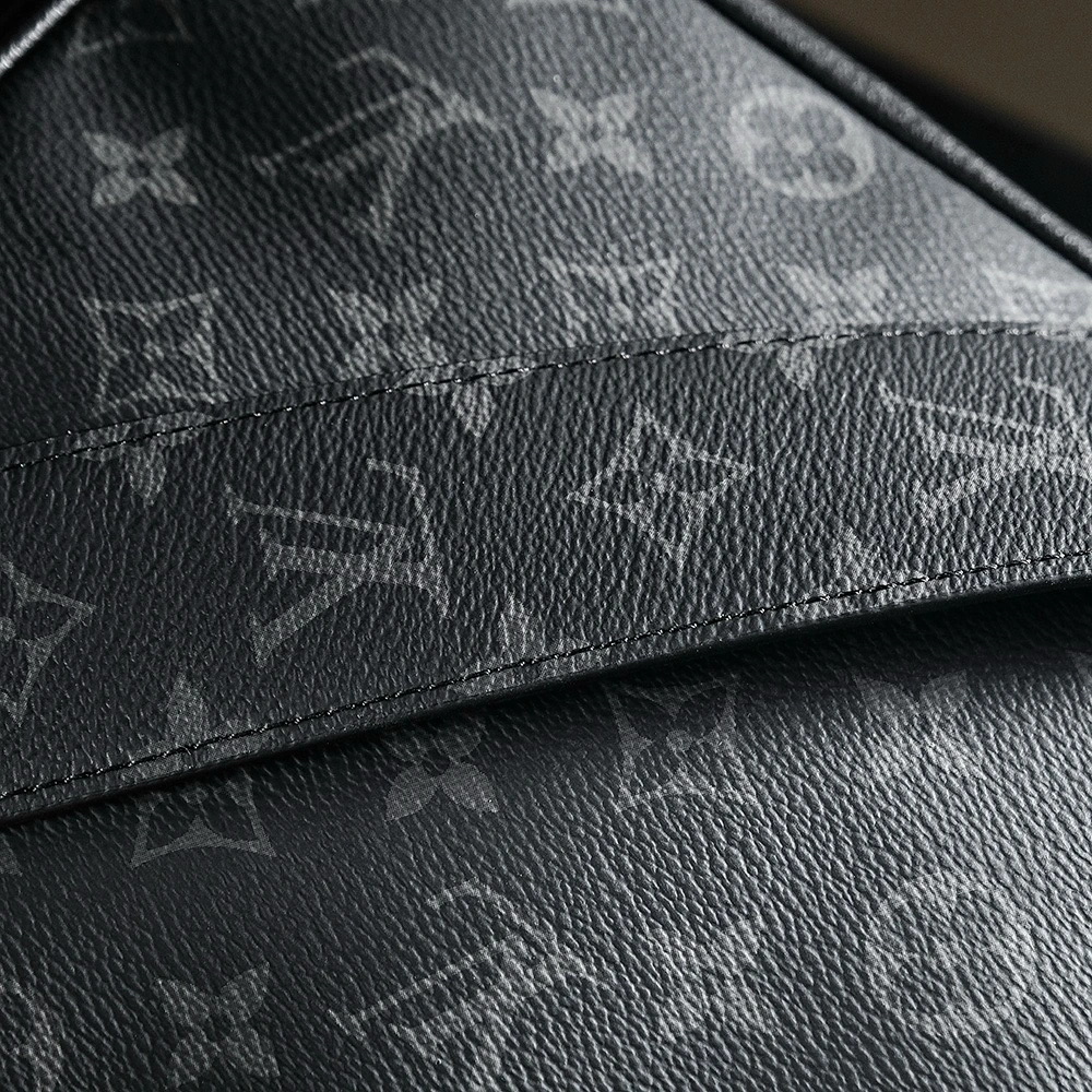 LV OUTDOOR Crossbody Bag M30233