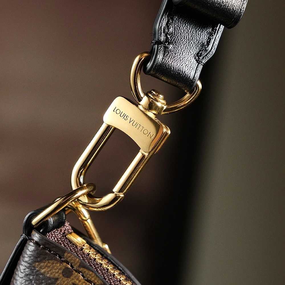 LV shoulder bag m45831