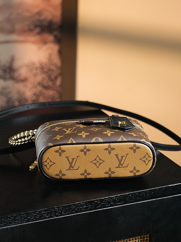 LV Vanity Chain Pouch
