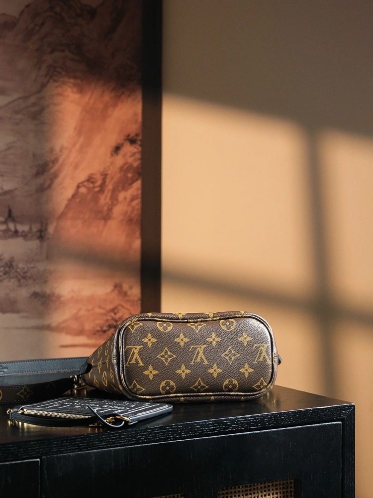 LV Neverfull 12099
