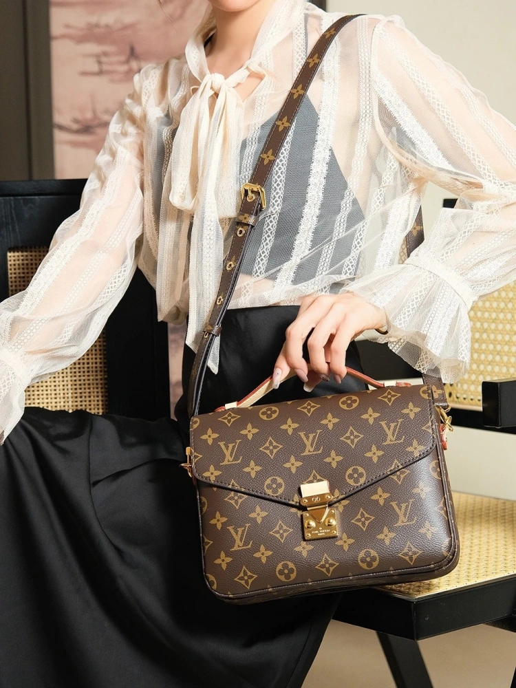 LV pochette métis m44875
